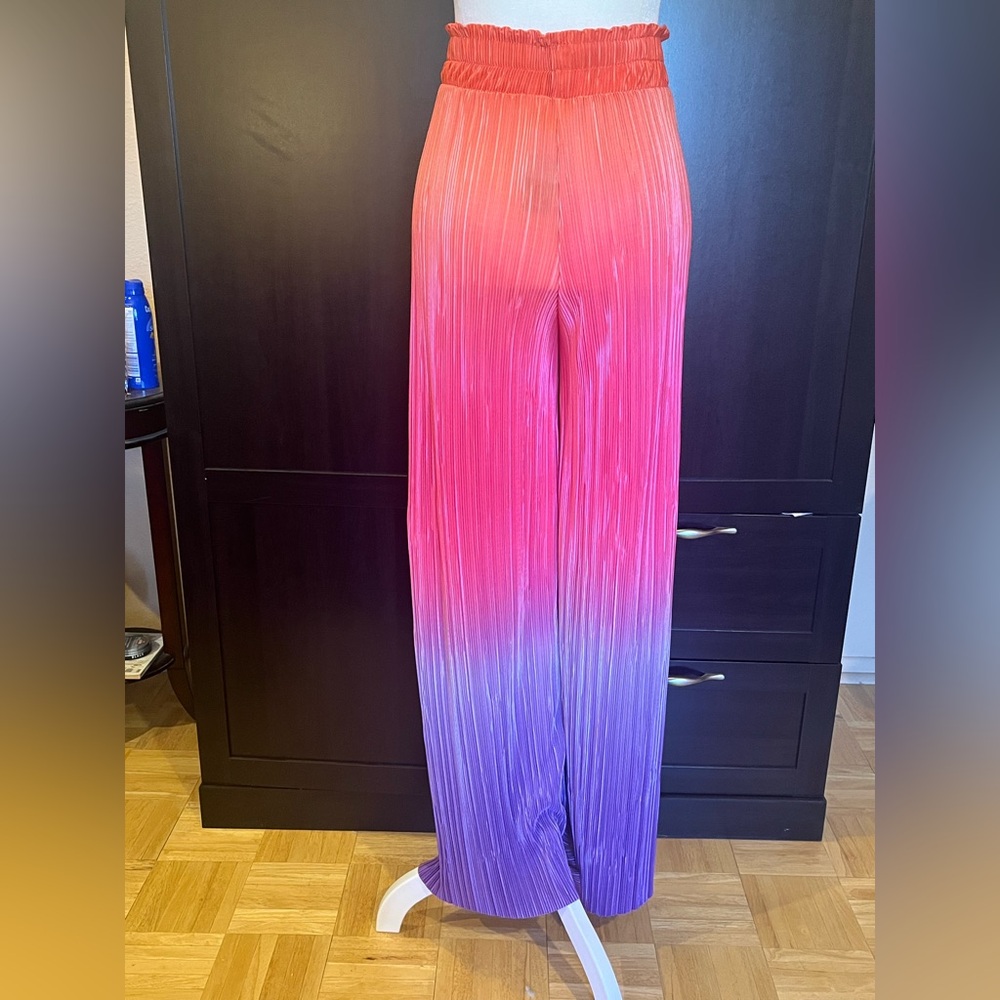 Ombré pleated wide leg pants. Smocked stretchy waist. Purple pink orange. M. NWT - Picture 6 of 7